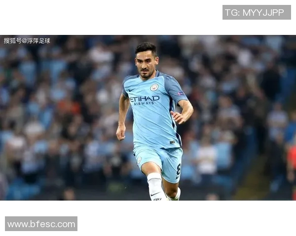 京多安的传奇之路：从默默无闻到世界足球巨星的蜕变与辉煌