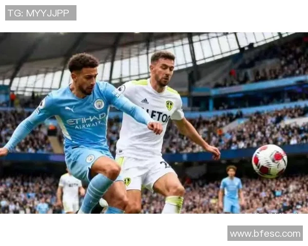 利兹联主场迎战曼彻斯特城争夺英超荣耀的激烈对决 利兹联主场迎战曼彻斯特城争夺英超荣耀的激烈对决